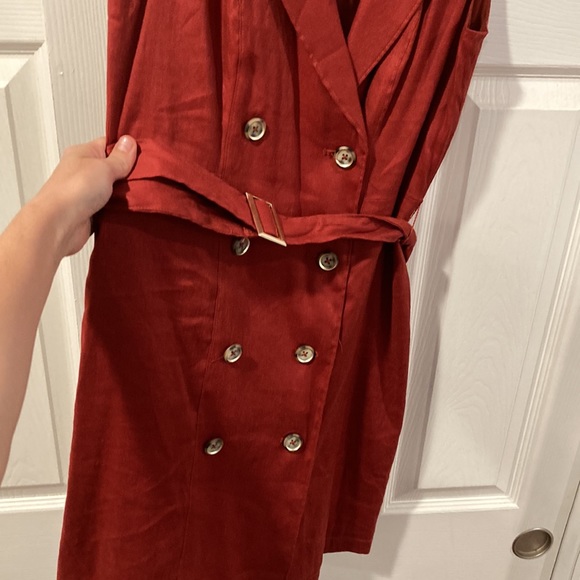 Rust colored vest - Picture 3 of 5